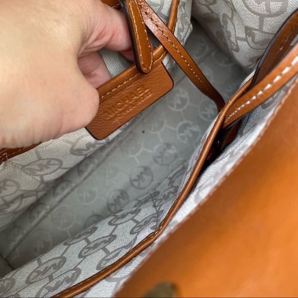 Michael Kors Hamilton canvas Handbag tote - Picture 6 of 16